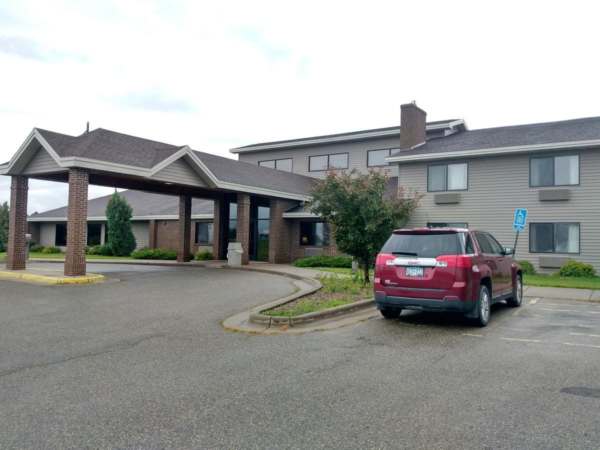 Madelia Hotel & Suites Extérieur photo