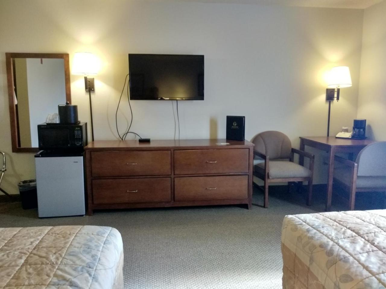 Madelia Hotel & Suites Extérieur photo