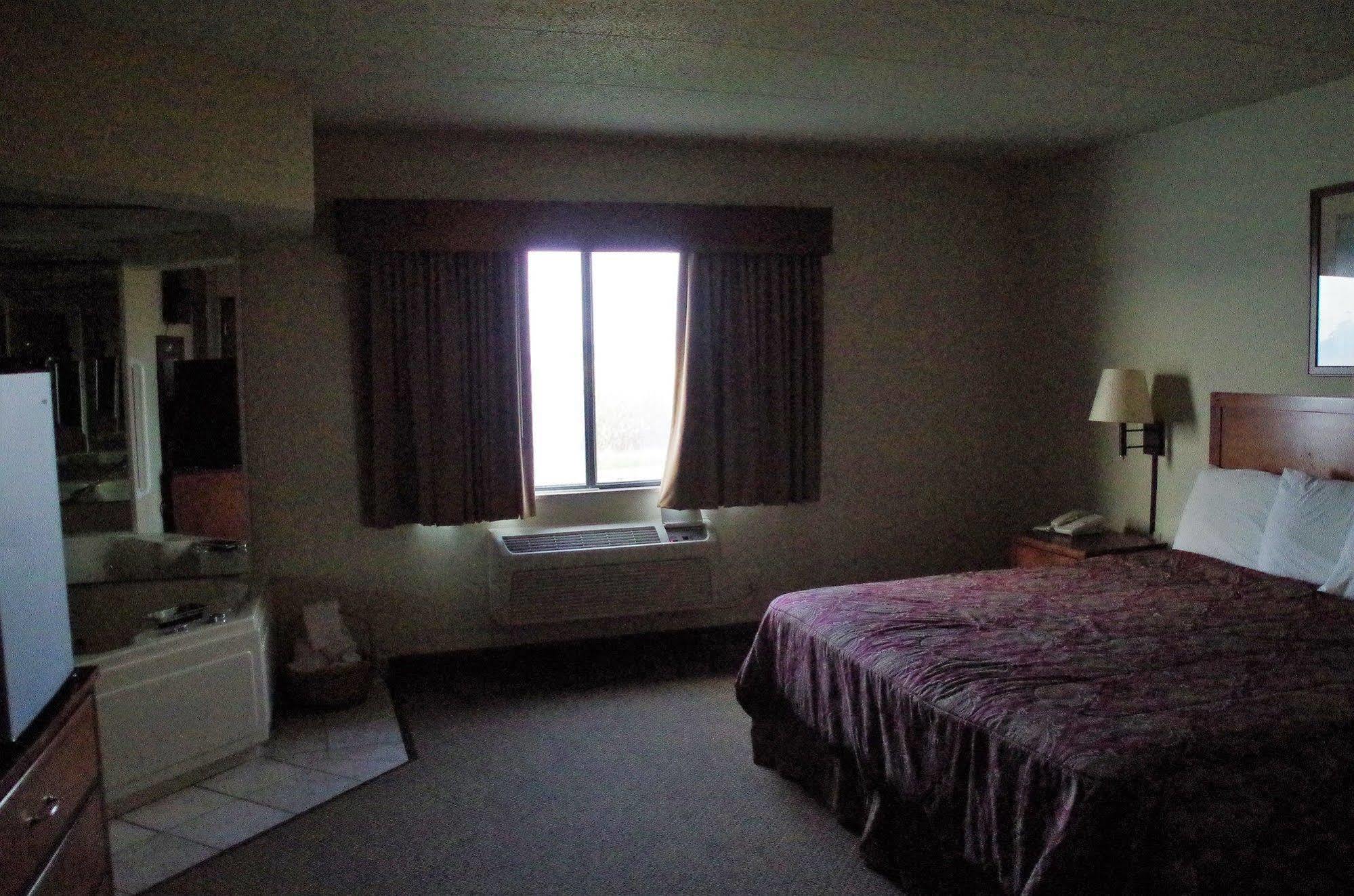Madelia Hotel & Suites Extérieur photo